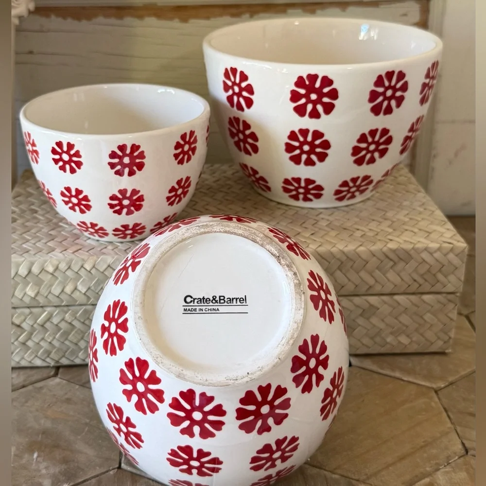 Crate & Barrel “Scandia” Nesting Bowls Mixing Set/3, Red & White